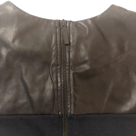twik, fit navy blue and pleather top quarter, size small - Picture 3 of 4